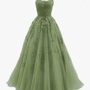 Embellished Green Tiered Gown with Sweetheart Neckline for Prom